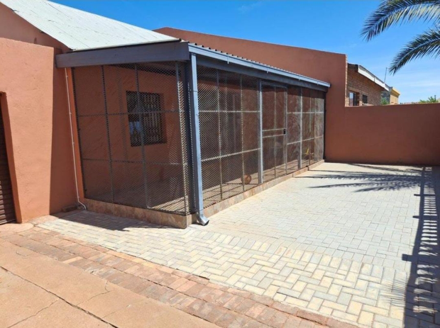 2 Bedroom Property for Sale in Riviera Northern Cape